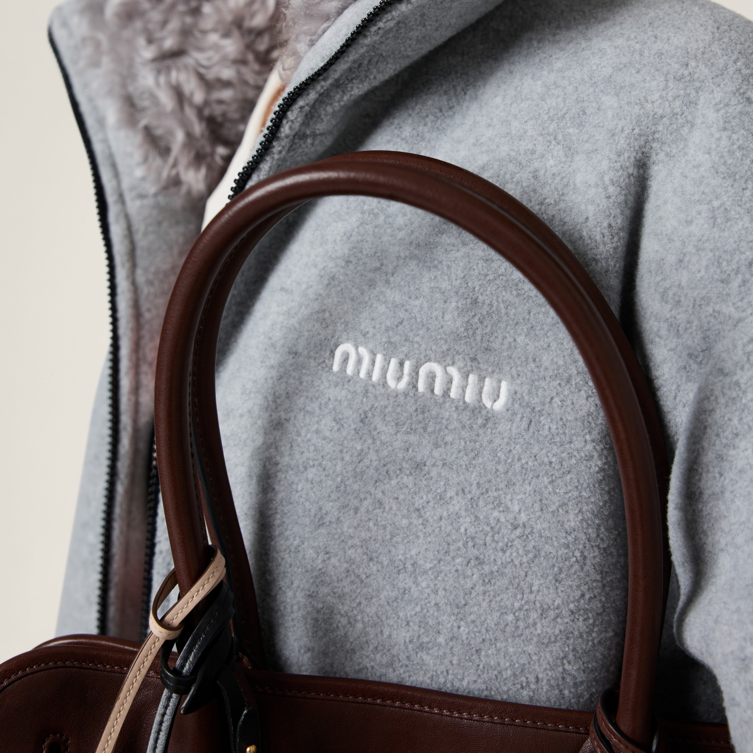 グレー フリース ダウンジャケット | Miu Miu