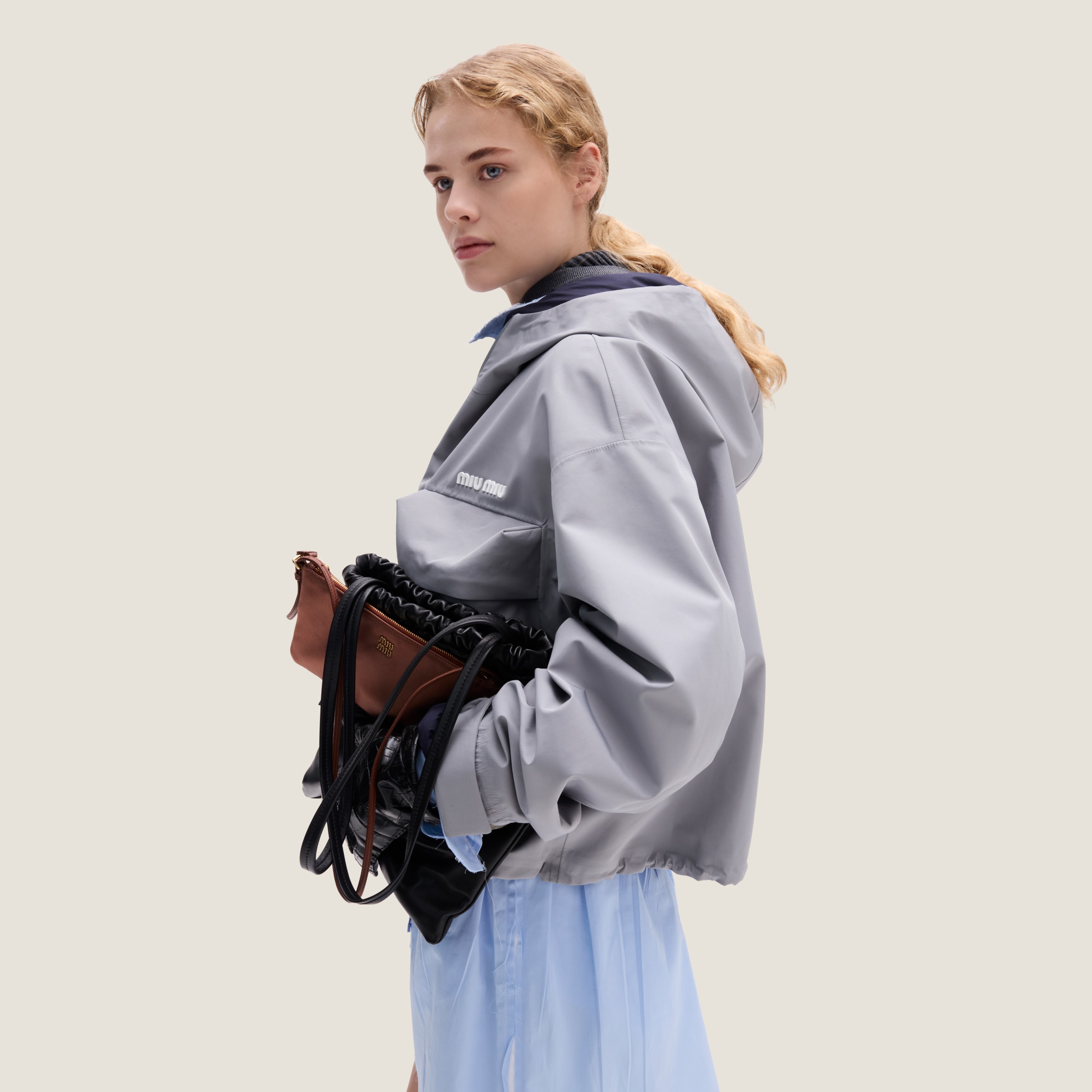 【いつでも特別感】MIUMIU テクニカルキャンバスブルゾン いつでも特別感】MIUMIU テクニカルキャンバスブルゾン ブルゾン