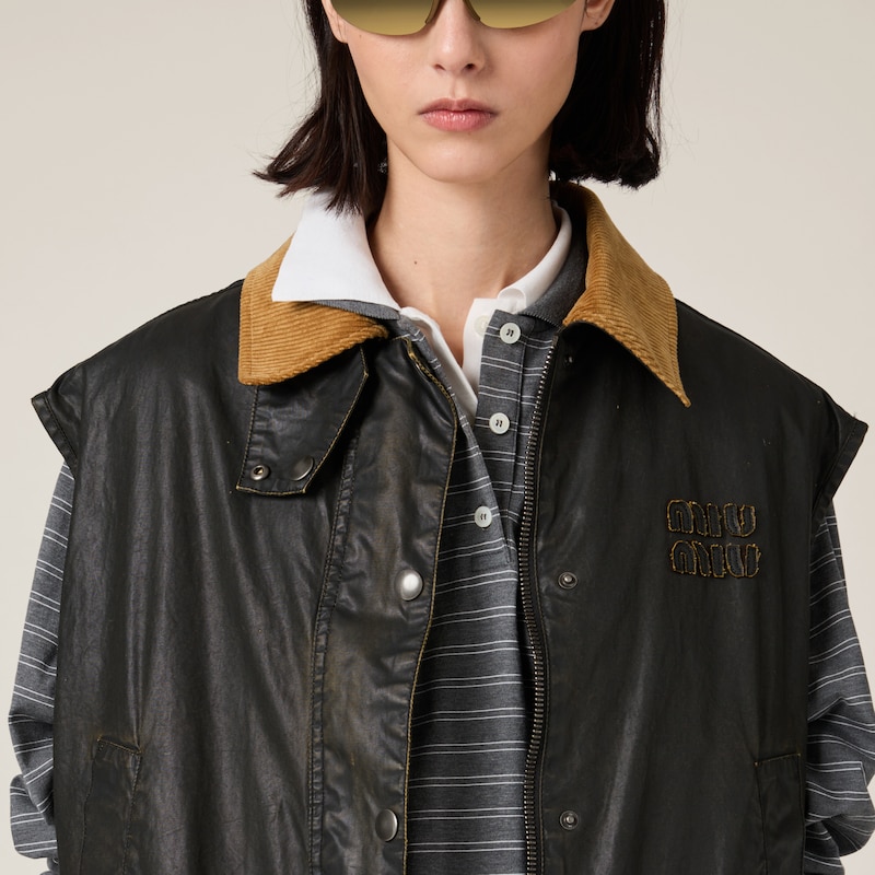 Resin-finish poplin vest