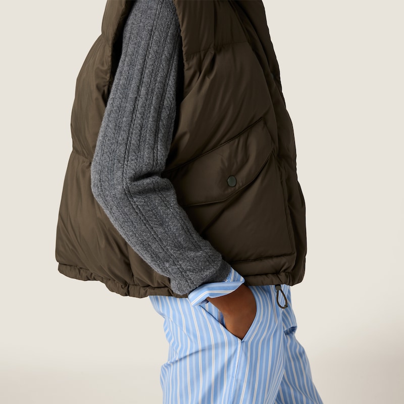 科技Pongé羽绒背心