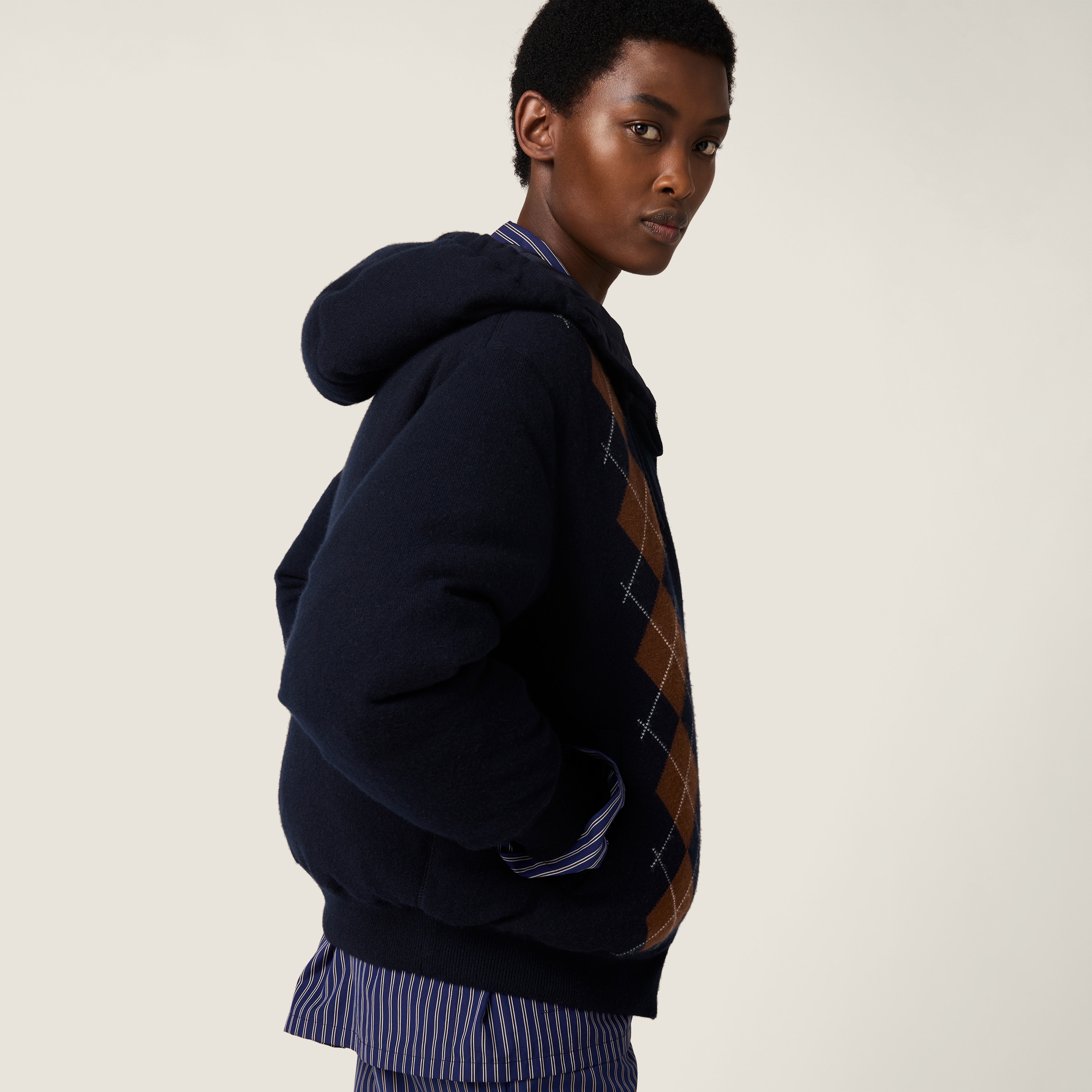 ネイビー アーガイル カシミア ダウンジャケット | Miu Miu