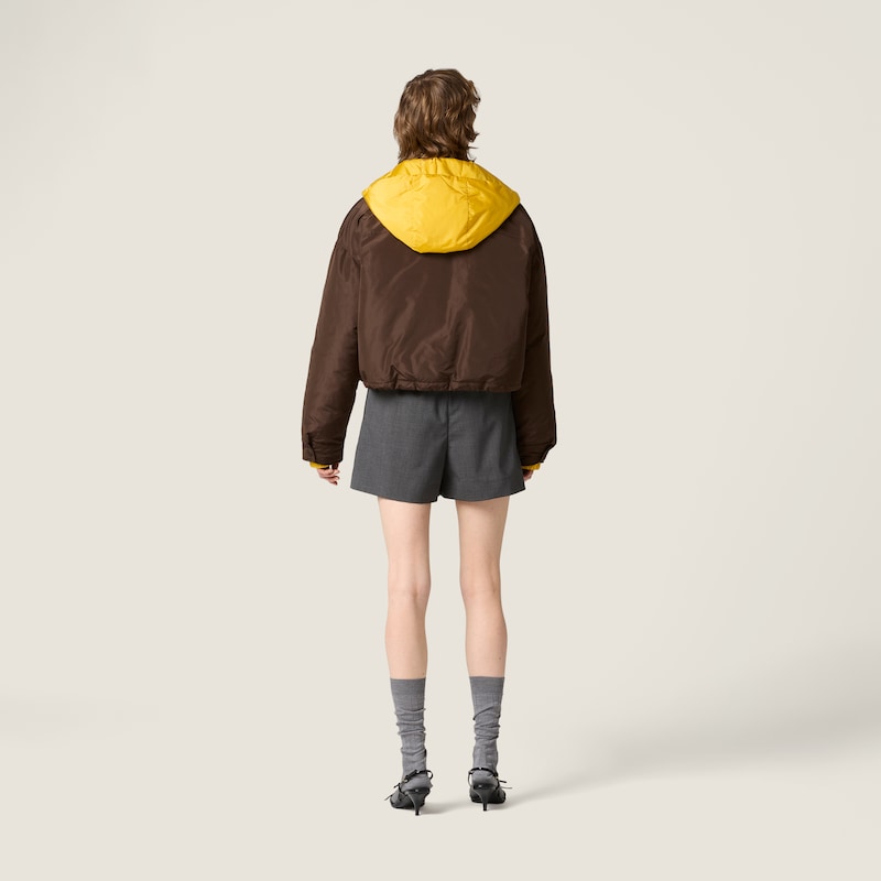 Veste à capuche en pongé technique avec duvet