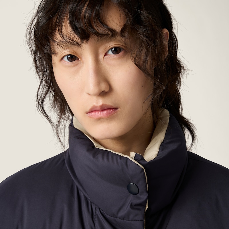 Chaqueta reversible de pongé técnico con plumón