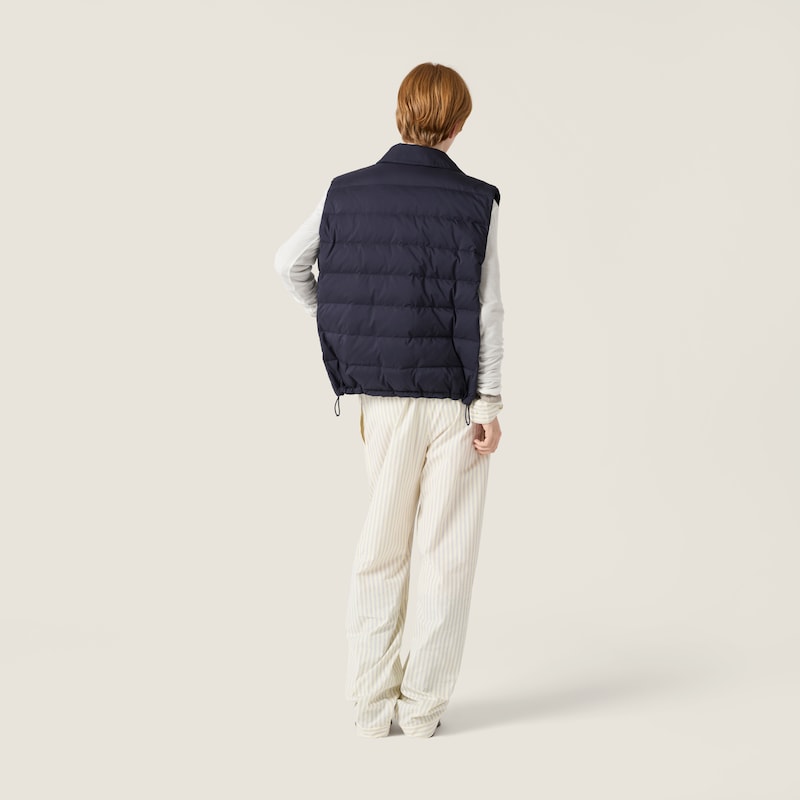 Technical pongé down vest