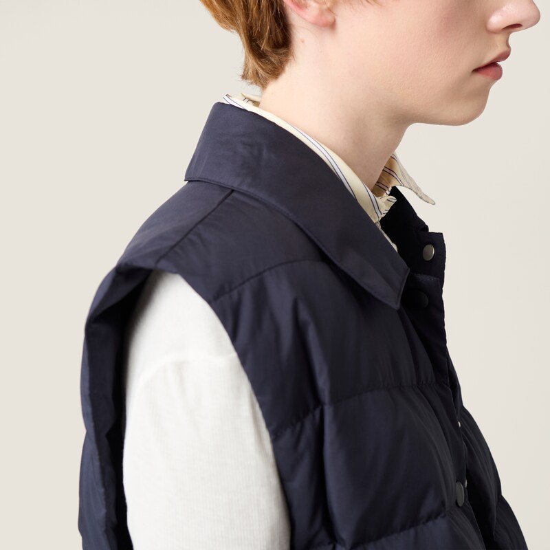 Technical pongé down vest
