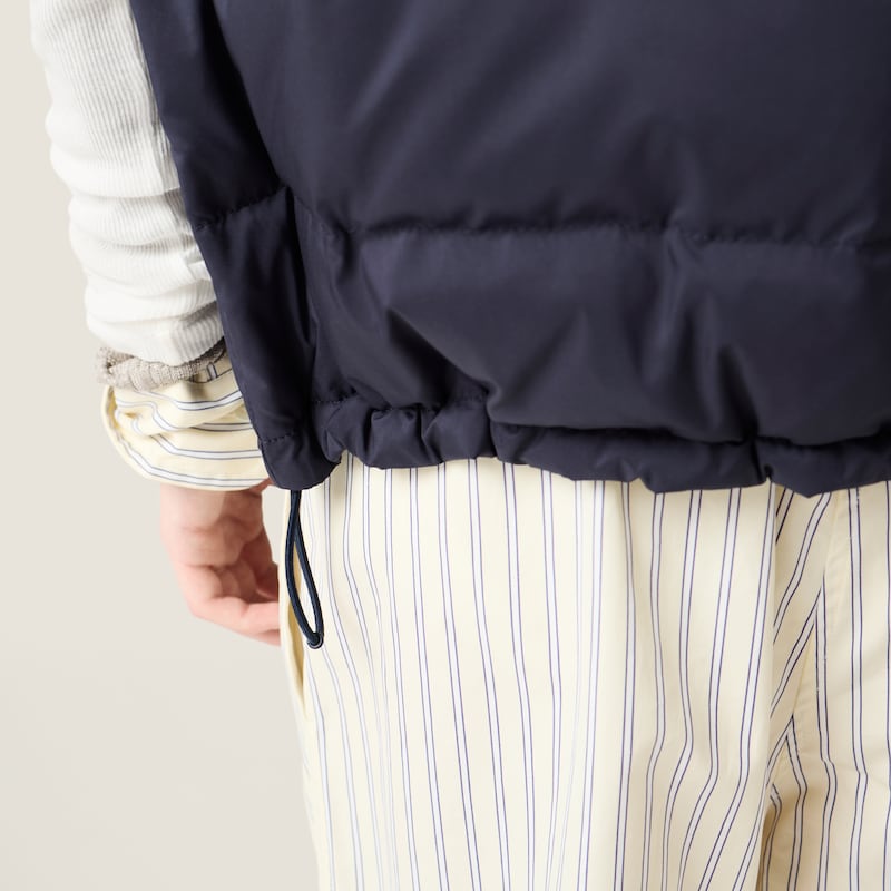 Technical pongé down vest