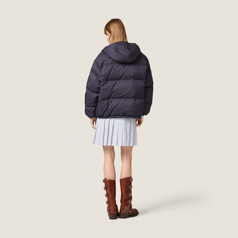Medium-weight technical pongé down jacket
