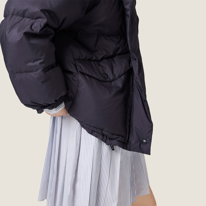 Medium-weight technical pongé down jacket