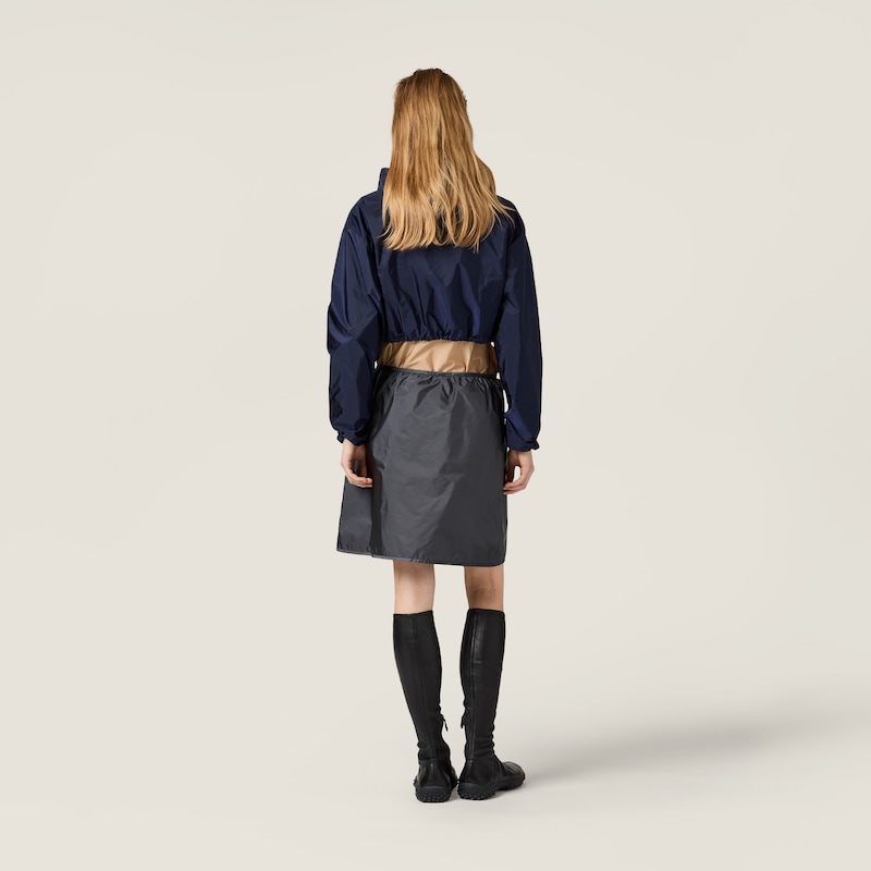 Technical fabric windbreaker