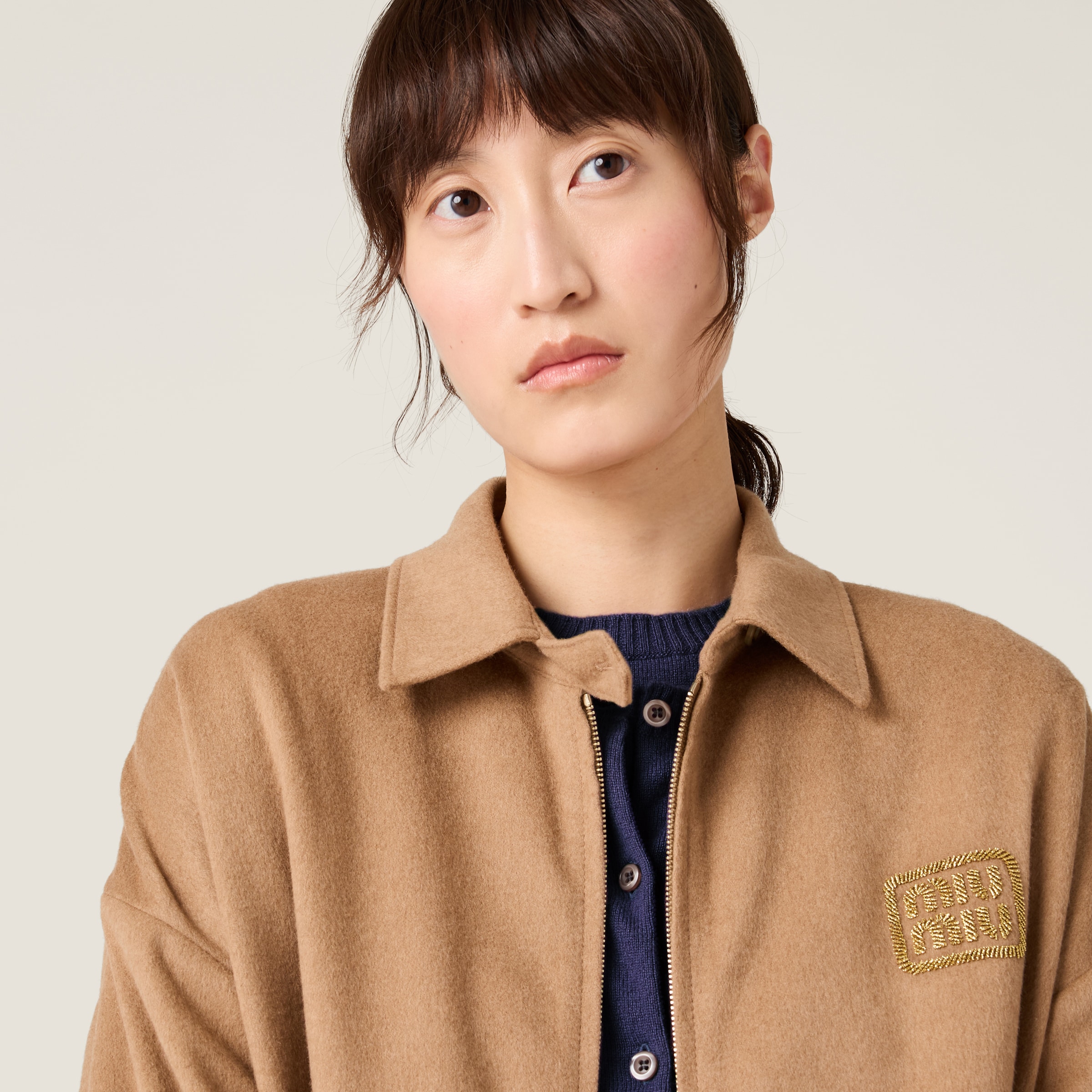 MIU MIU 2023 キャメルヘア ロゴ ベージュ プリーツスカート 36 MIU MIU 2023 キャメルヘア ロゴ ベージュ プリーツスカート 36