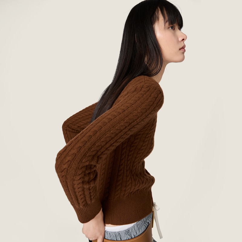 羊绒麻花针织开衫