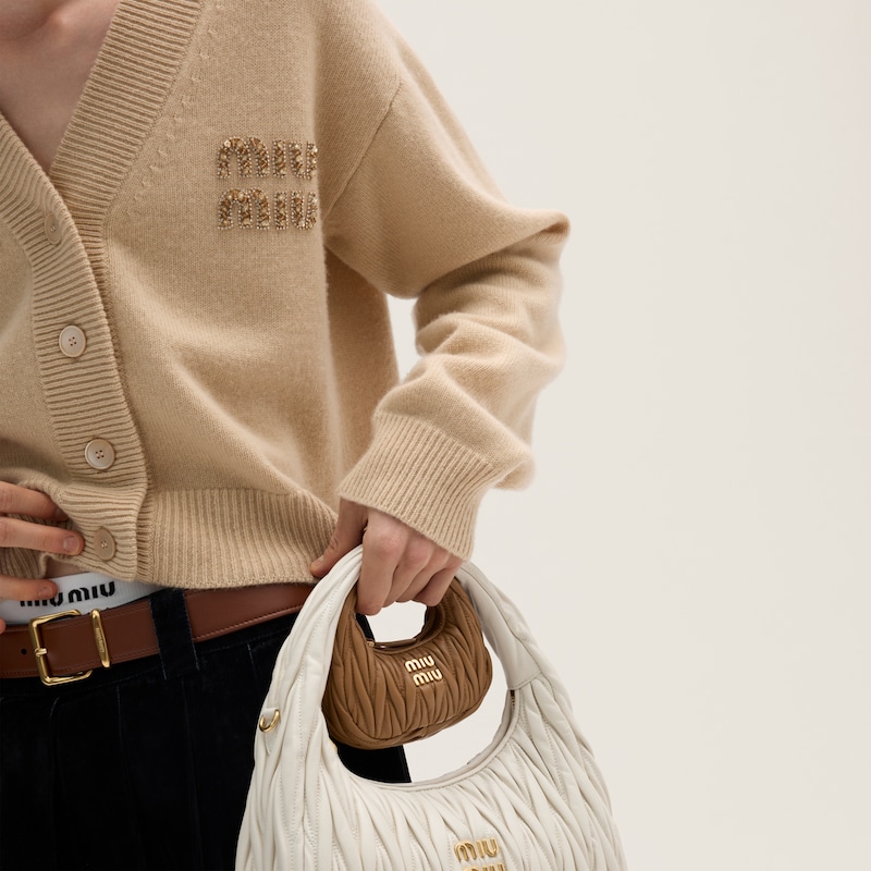 Cardigan en cachemire brodé