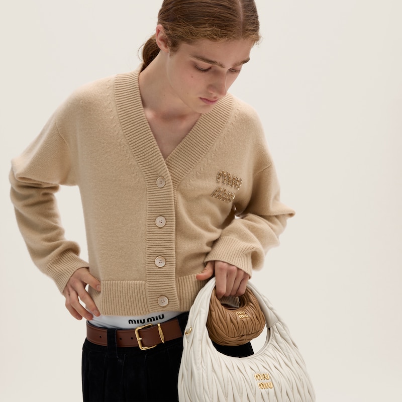 Cardigan en cachemire brodé