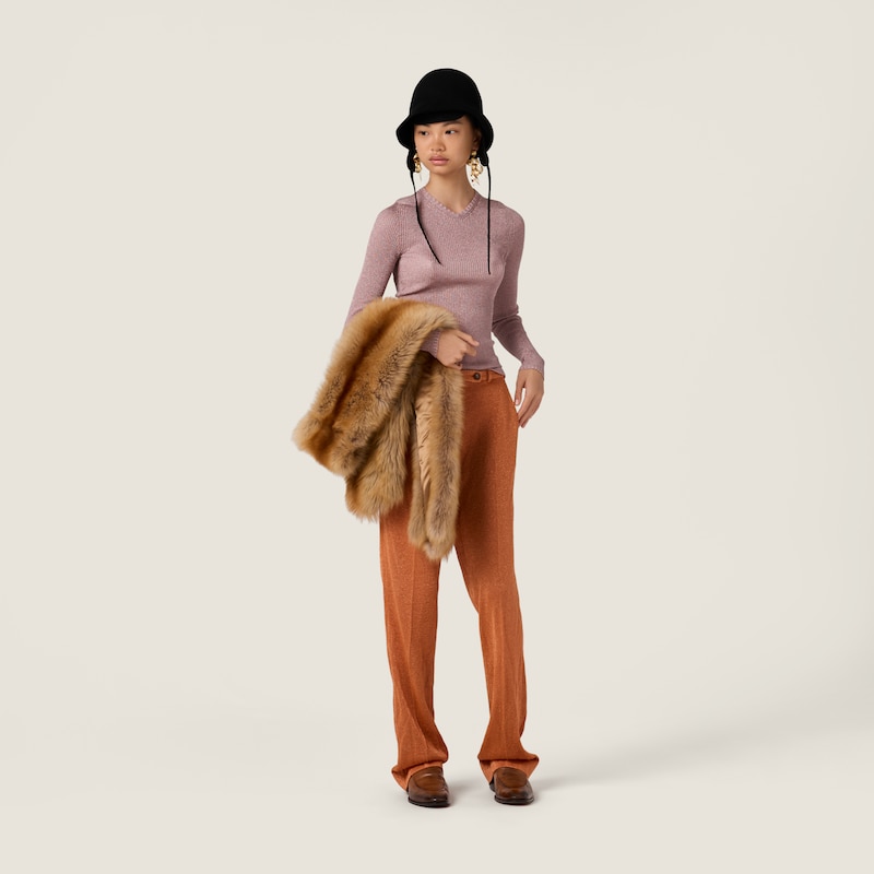 Sweater em lurex com gola V