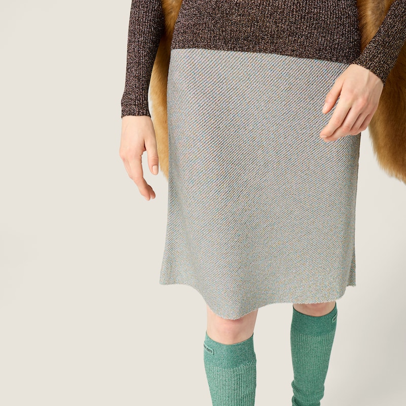 كنزة لاميه برقبة دائرية