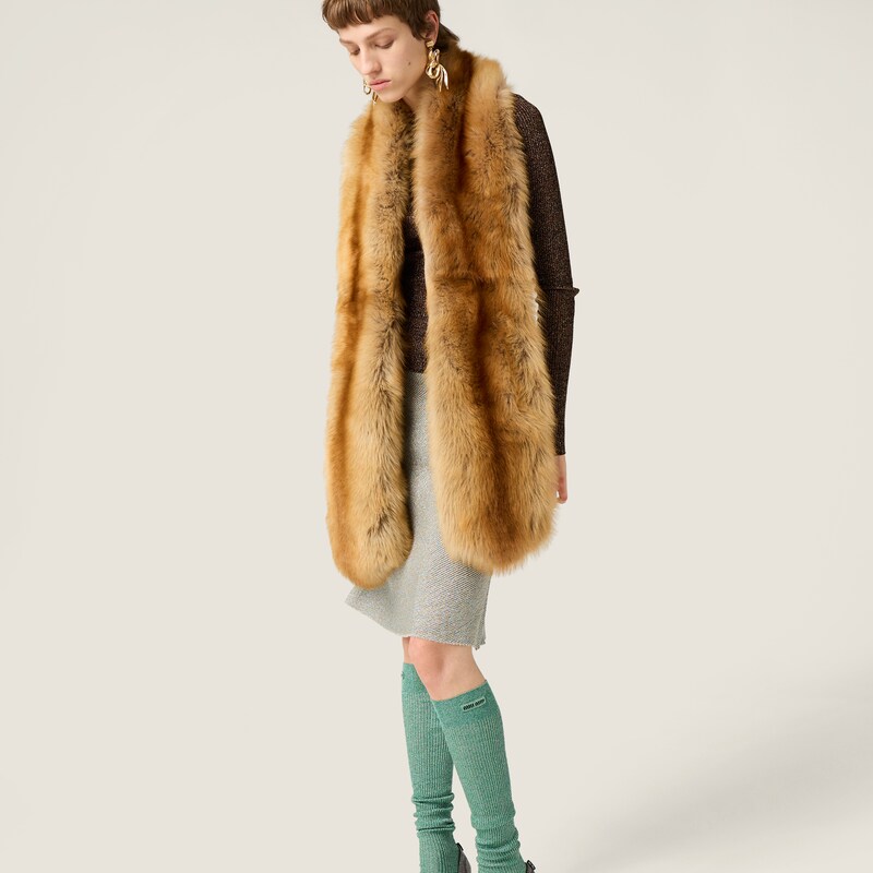 كنزة لاميه برقبة دائرية