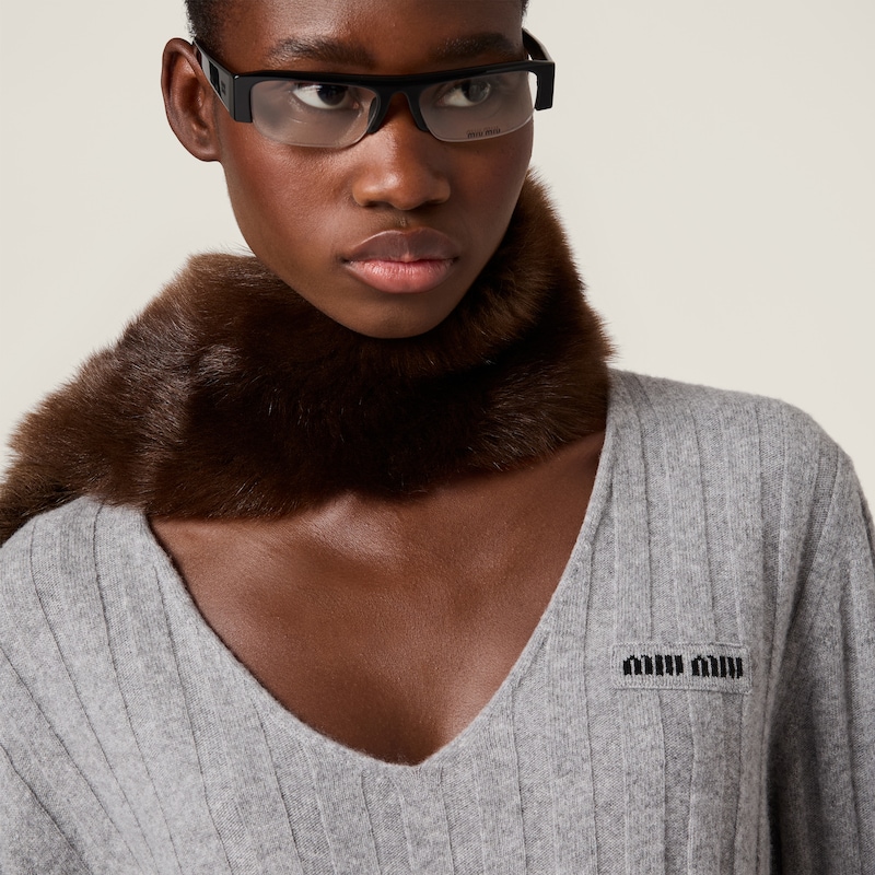 Jersey de lana y cachemir con escote en V