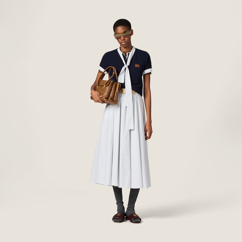 كنزة هينلي من الكشمير