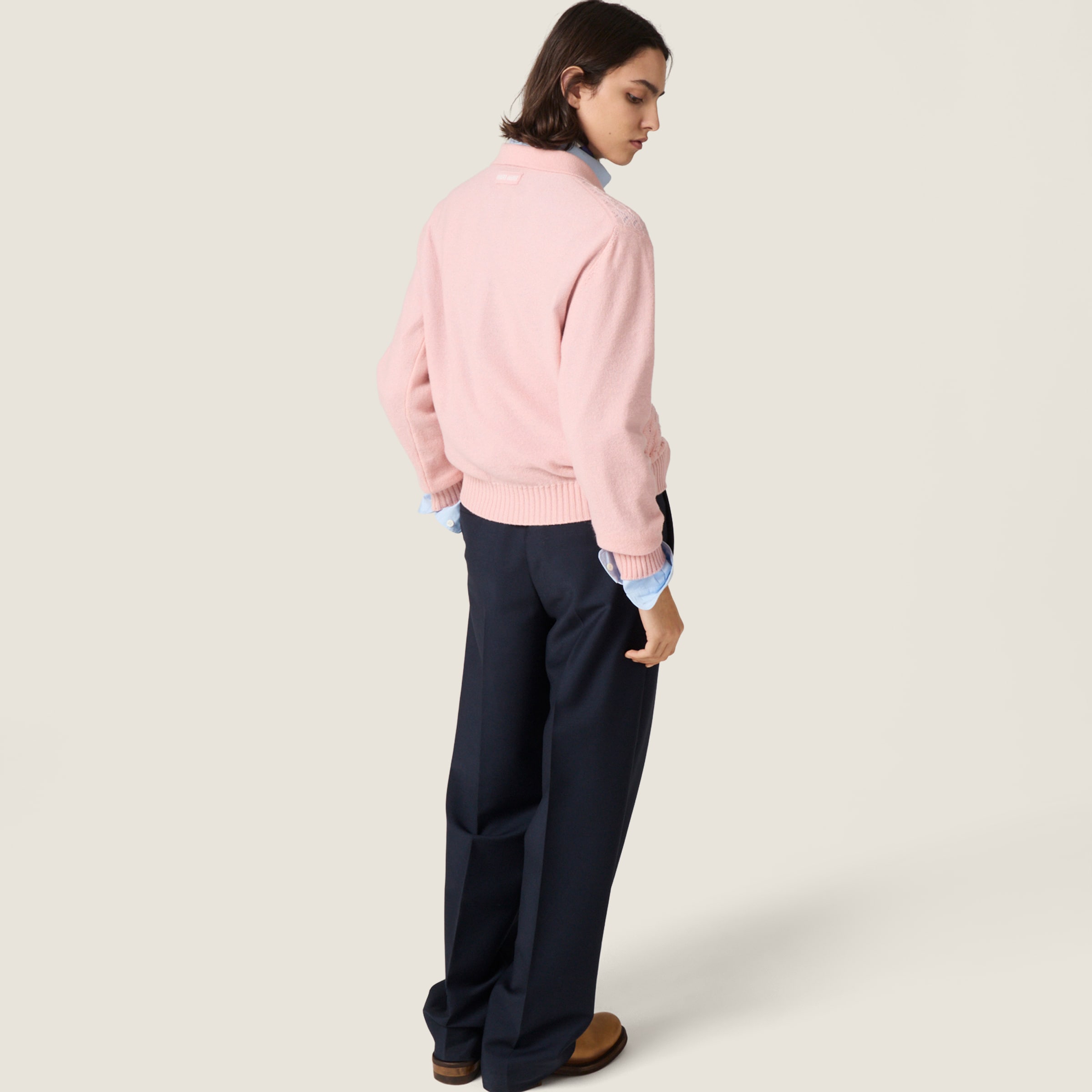 Cashmere V-neck sweater - thumbnail 3