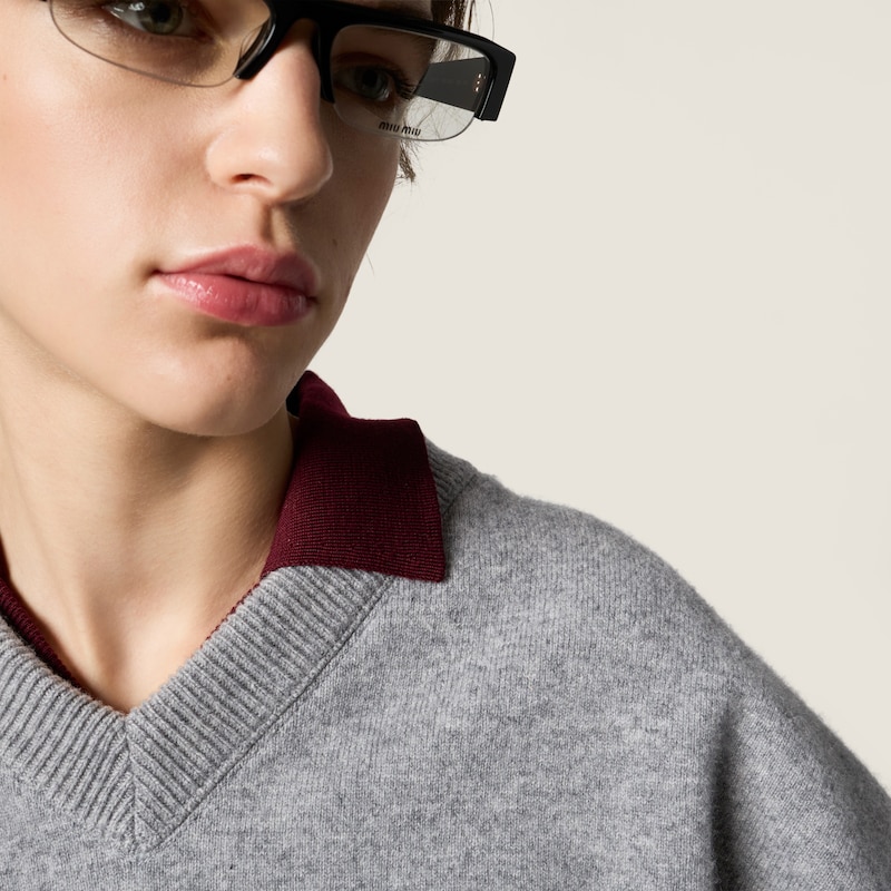 Pull à col V en cachemire et jersey