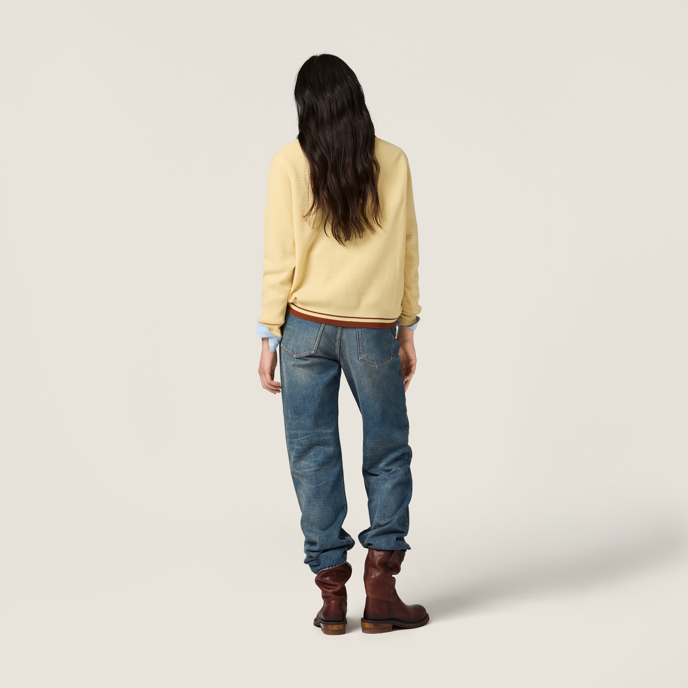 Cashmere V-neck sweater - thumbnail 3