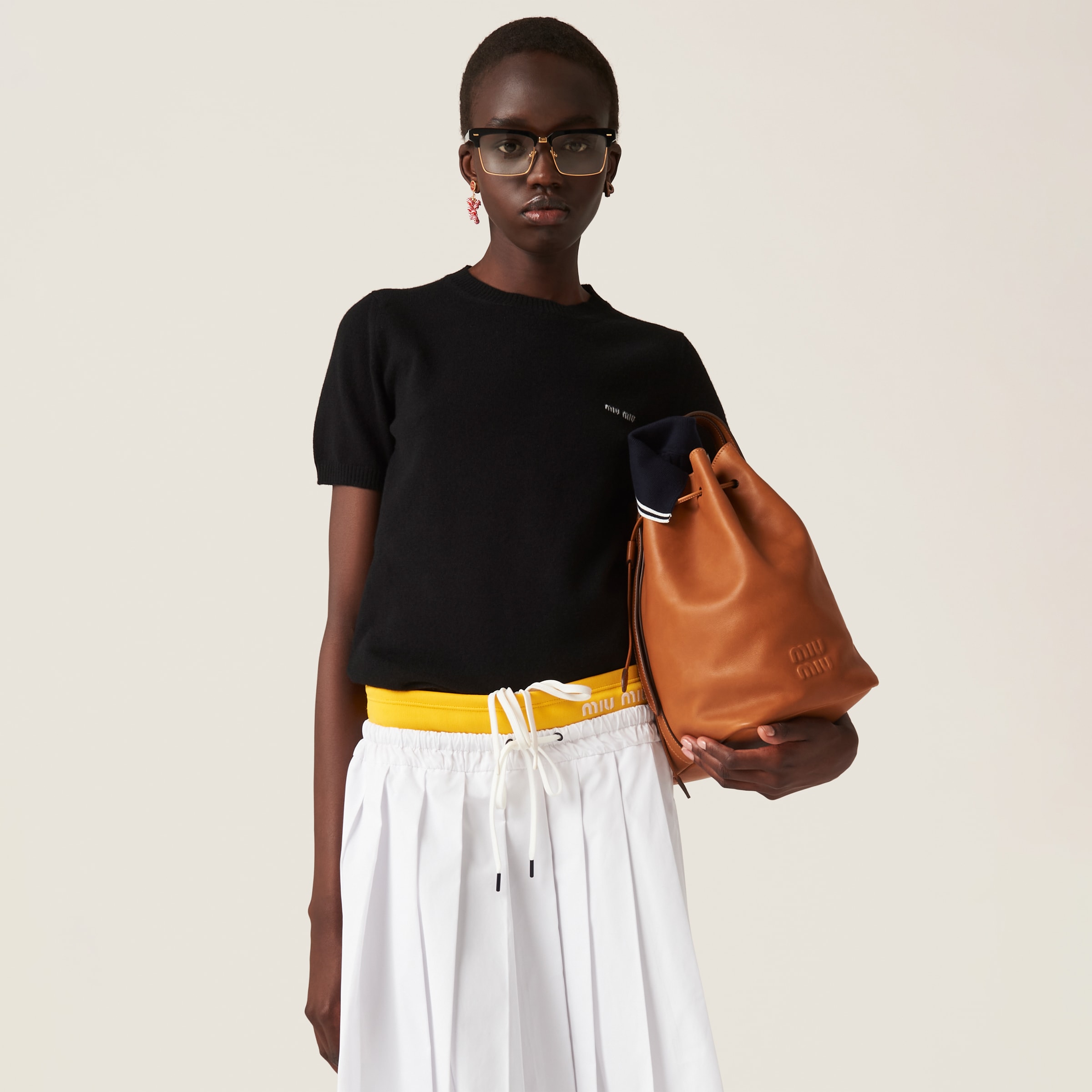 MiuMiu　立体模様の黒ニットセーター Miu Miu ロゴジャカード カシミアセーター | ブラック | FARFETCH JP