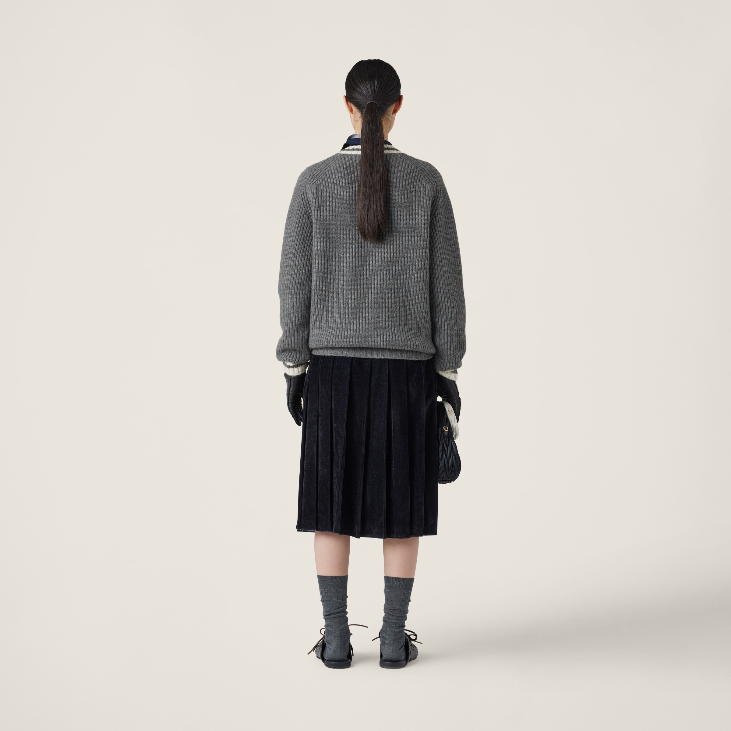 グレー ウールxカシミヤ Vネック セーター | Miu Miu