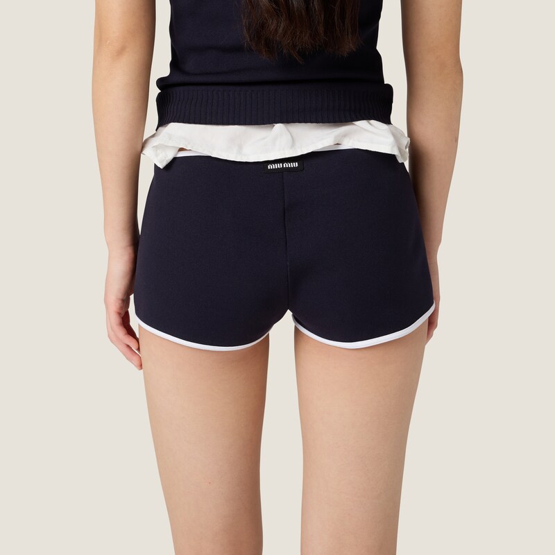 Technical yarn shorts