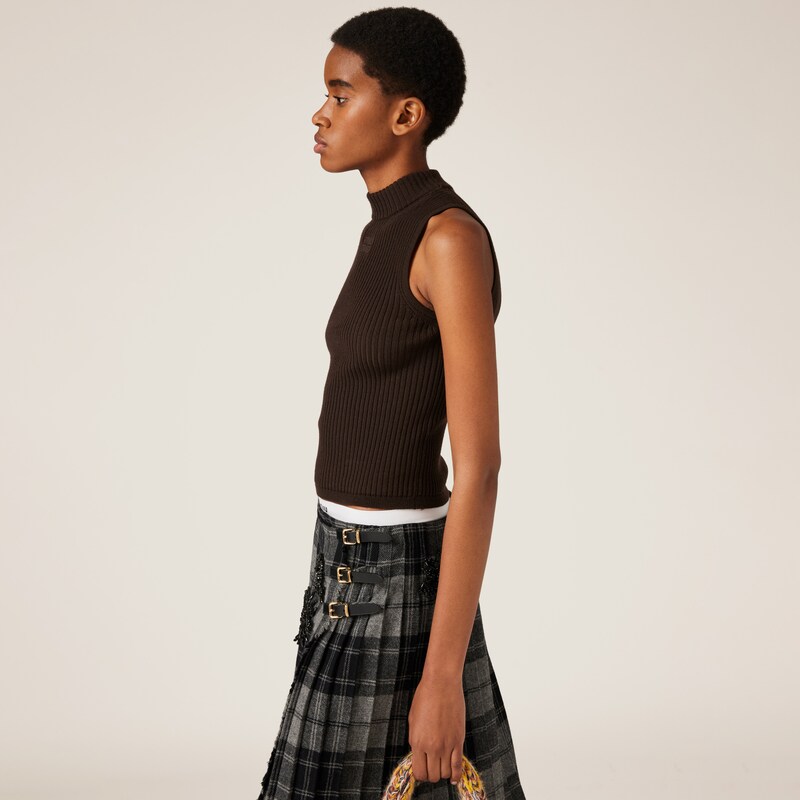 Ribbed knit wool turtleneck top