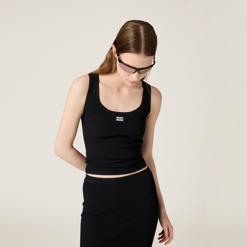 粘胶纤维背心上衣