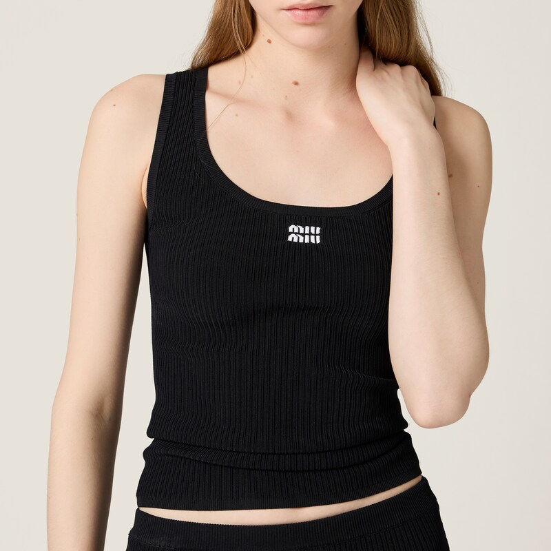 粘胶纤维背心上衣