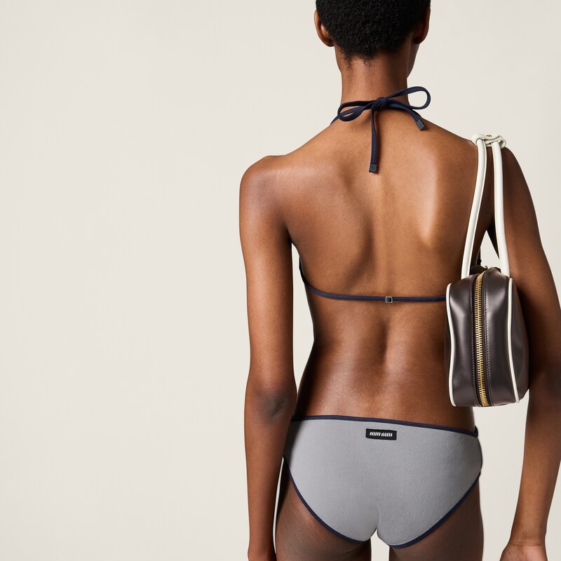 Badeanzug aus technischem Strick