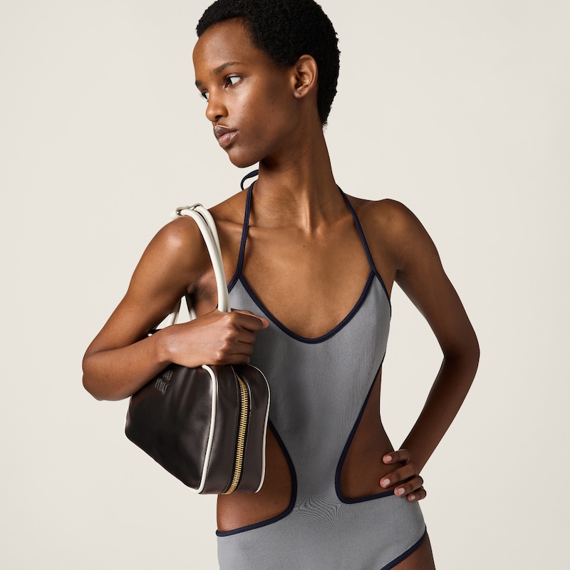 Badeanzug aus technischem Strick