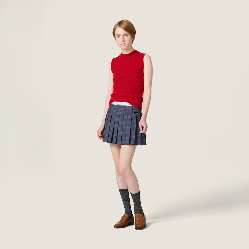 Cable-knit cashmere vest