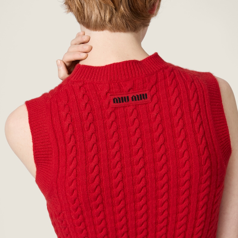 Cable-knit cashmere vest