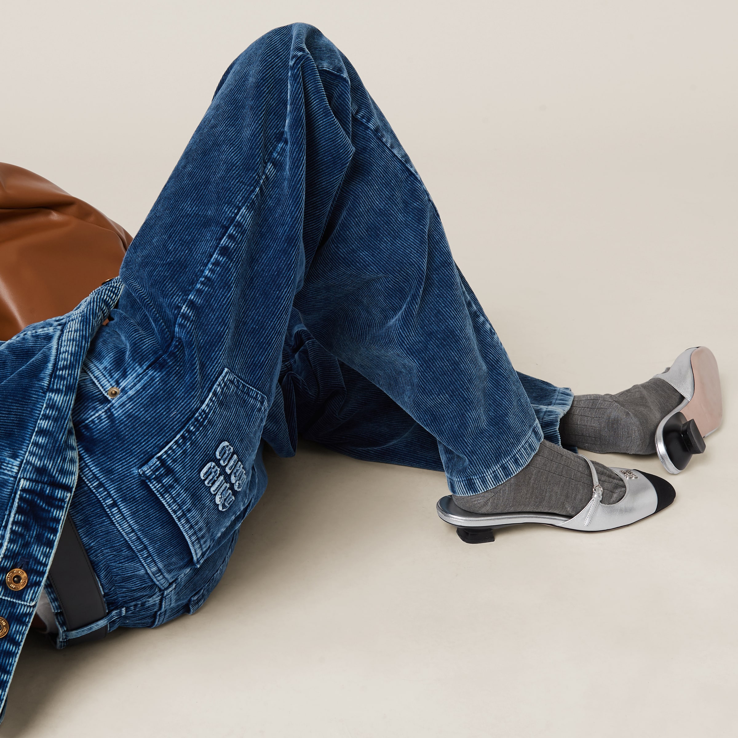 商品画像：Indigo Blue Washed Corduroy Pants | Miu Miu 2