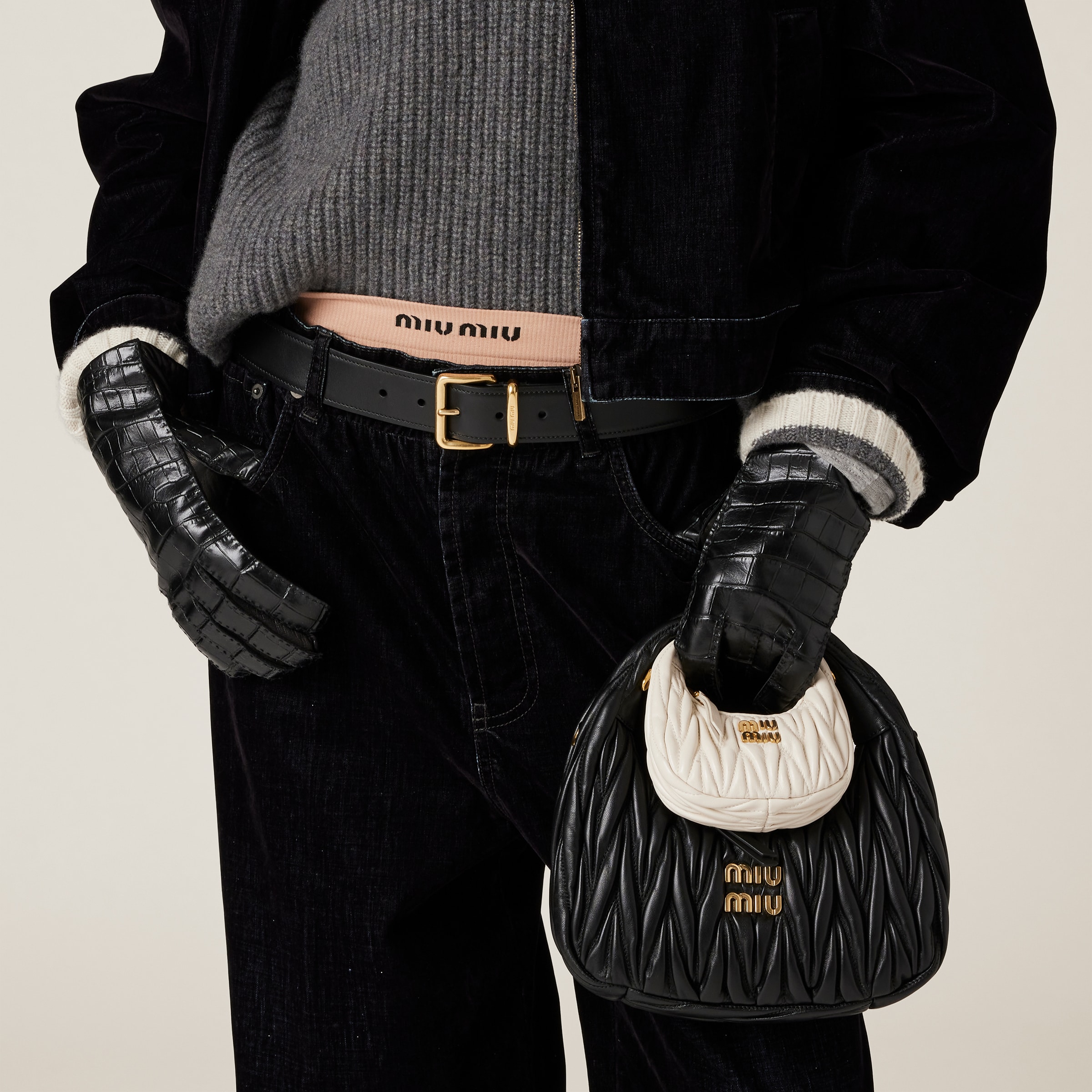 ブラック ウォッシュド フロック加工 シャンブレー パンツ | Miu Miu