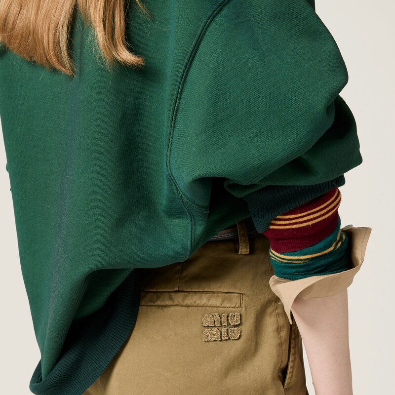 Pantalon en satin de coton teint en pièce