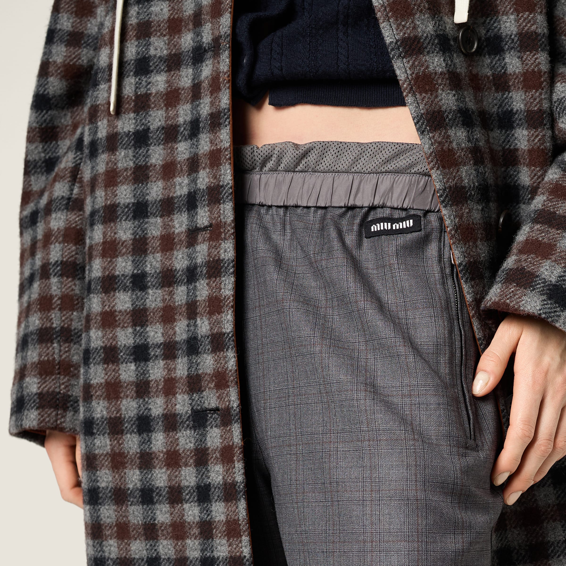 グレー プリンス・オブ・ウェールズチェック ジョガーパンツ | Miu Miu