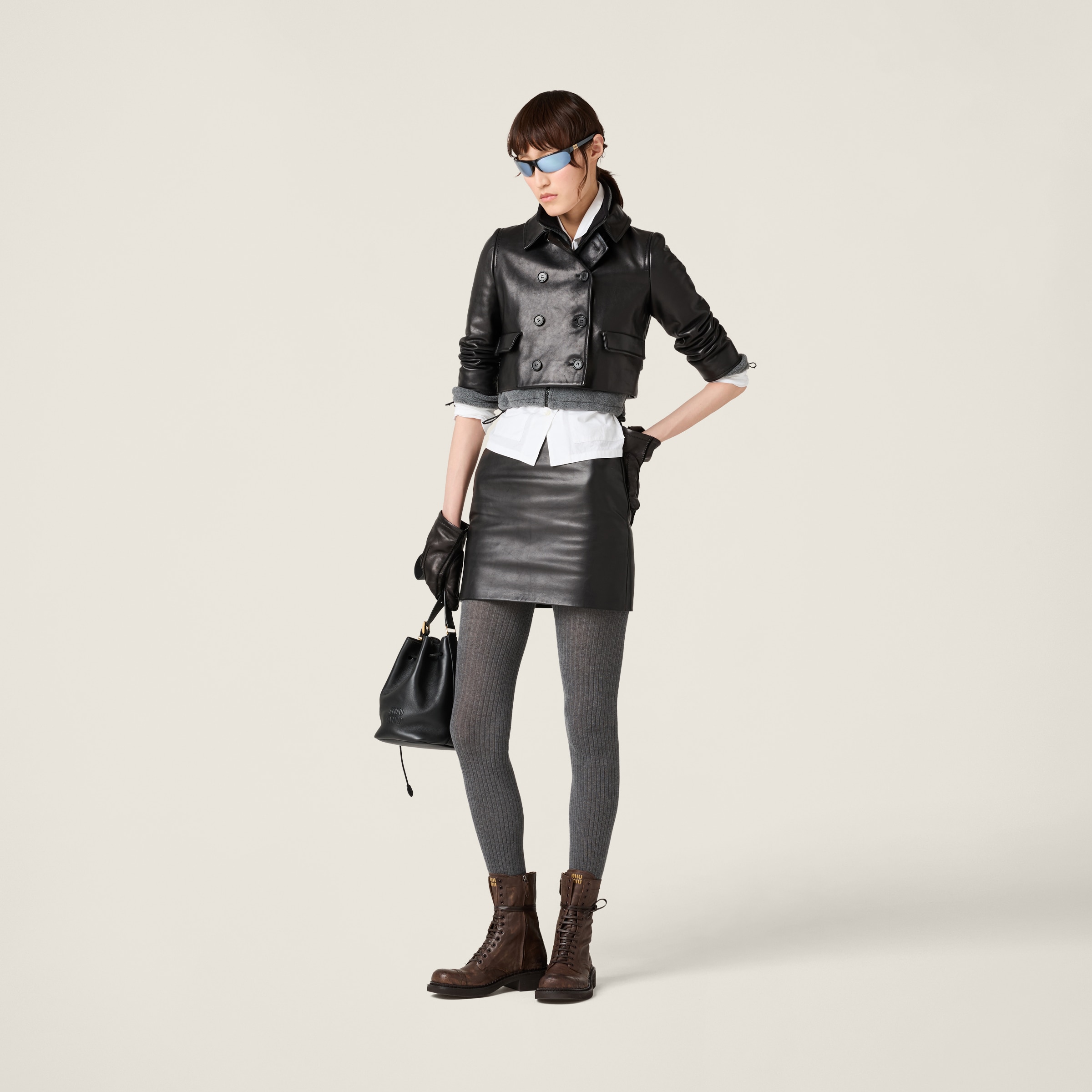 今季一番 お値下げ️miu miu 黒タフタ ミニスカート｜レディース スカート