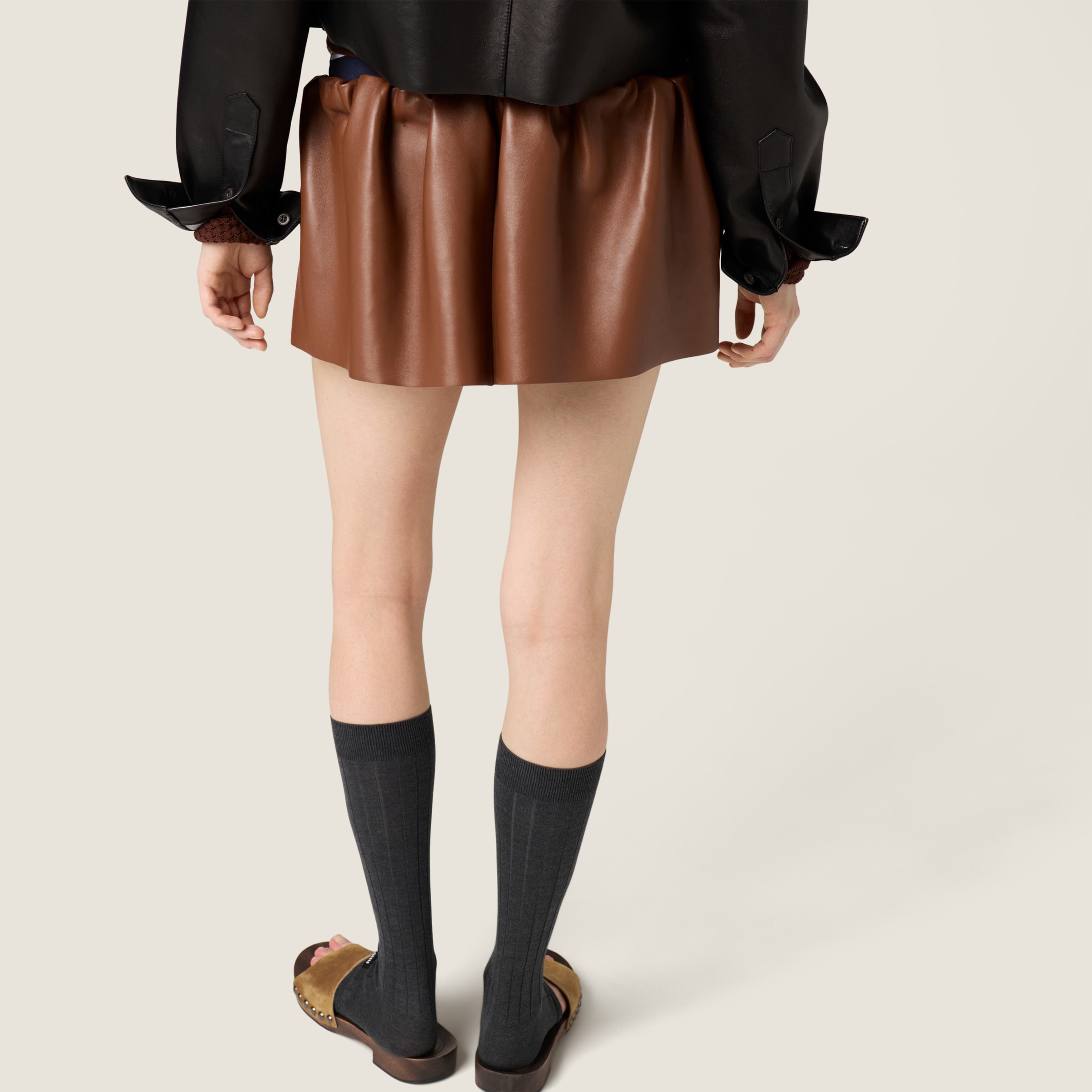 ◆完売前に◆【MiuMiu】プランジェ ナッパレザー ミニスカート ブラウン プランジェ ナッパレザー ミニスカート | Miu Miu