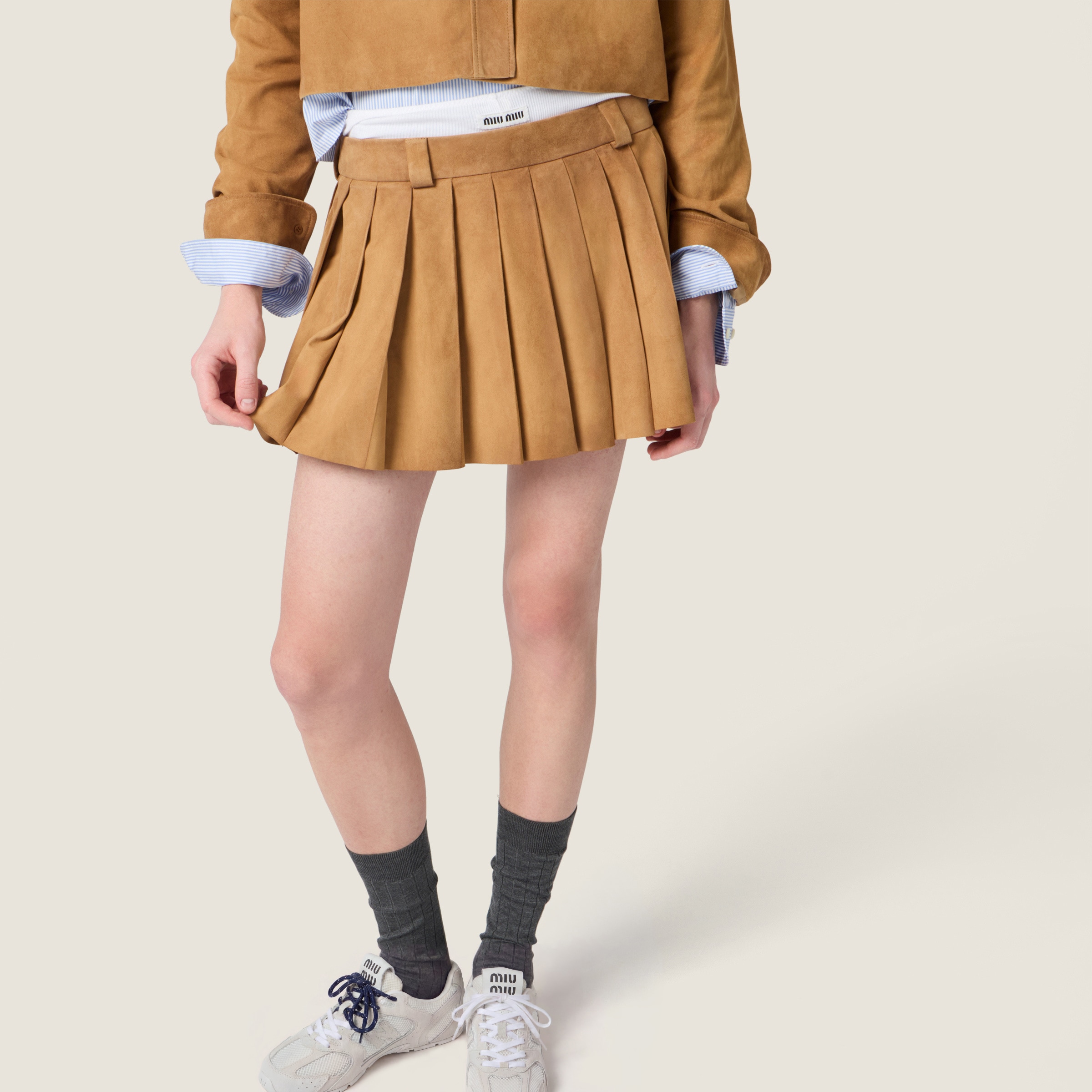 Pleated waxed suede mini-skirt - thumbnail 4