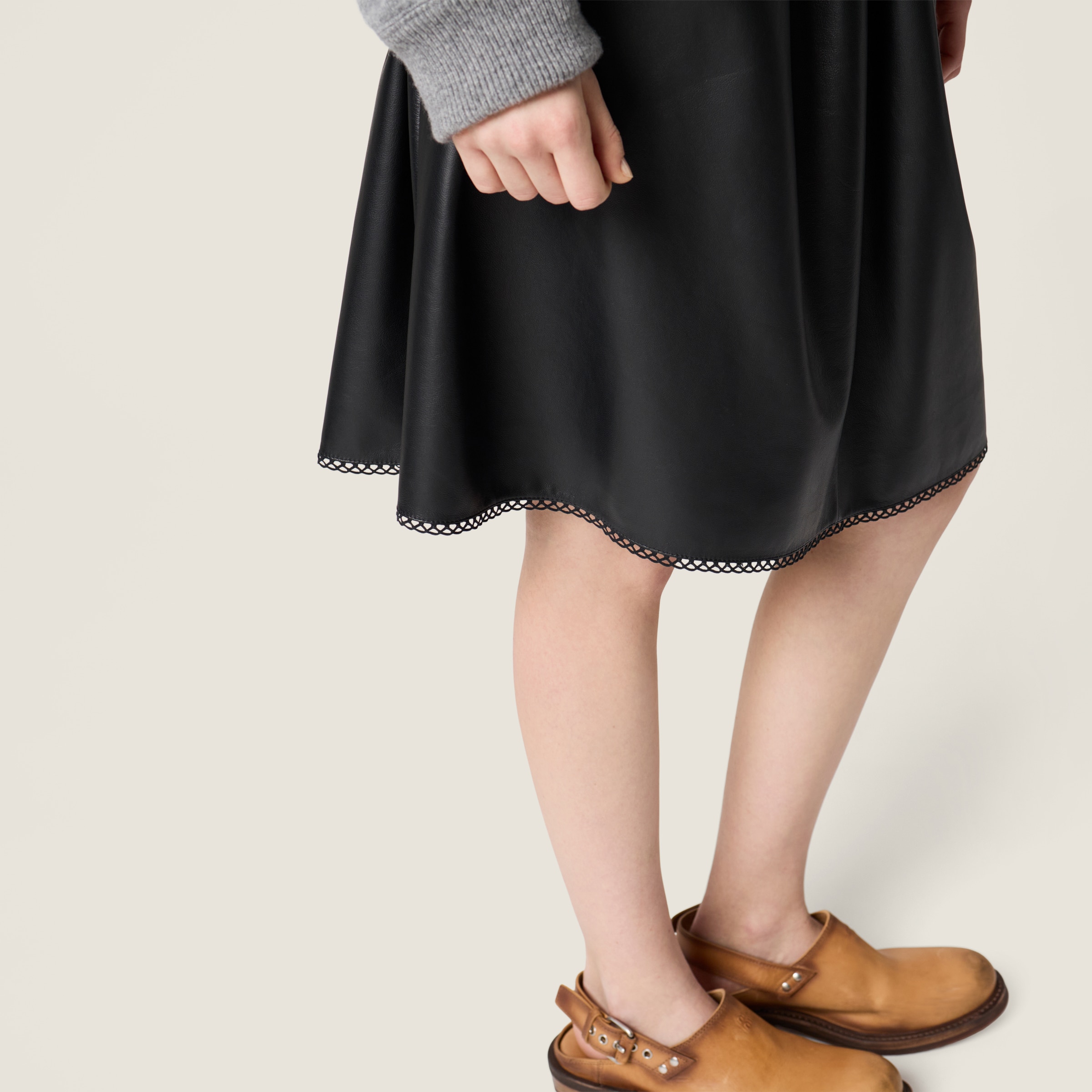 ブラック ナッパレザー スカート | Miu Miu