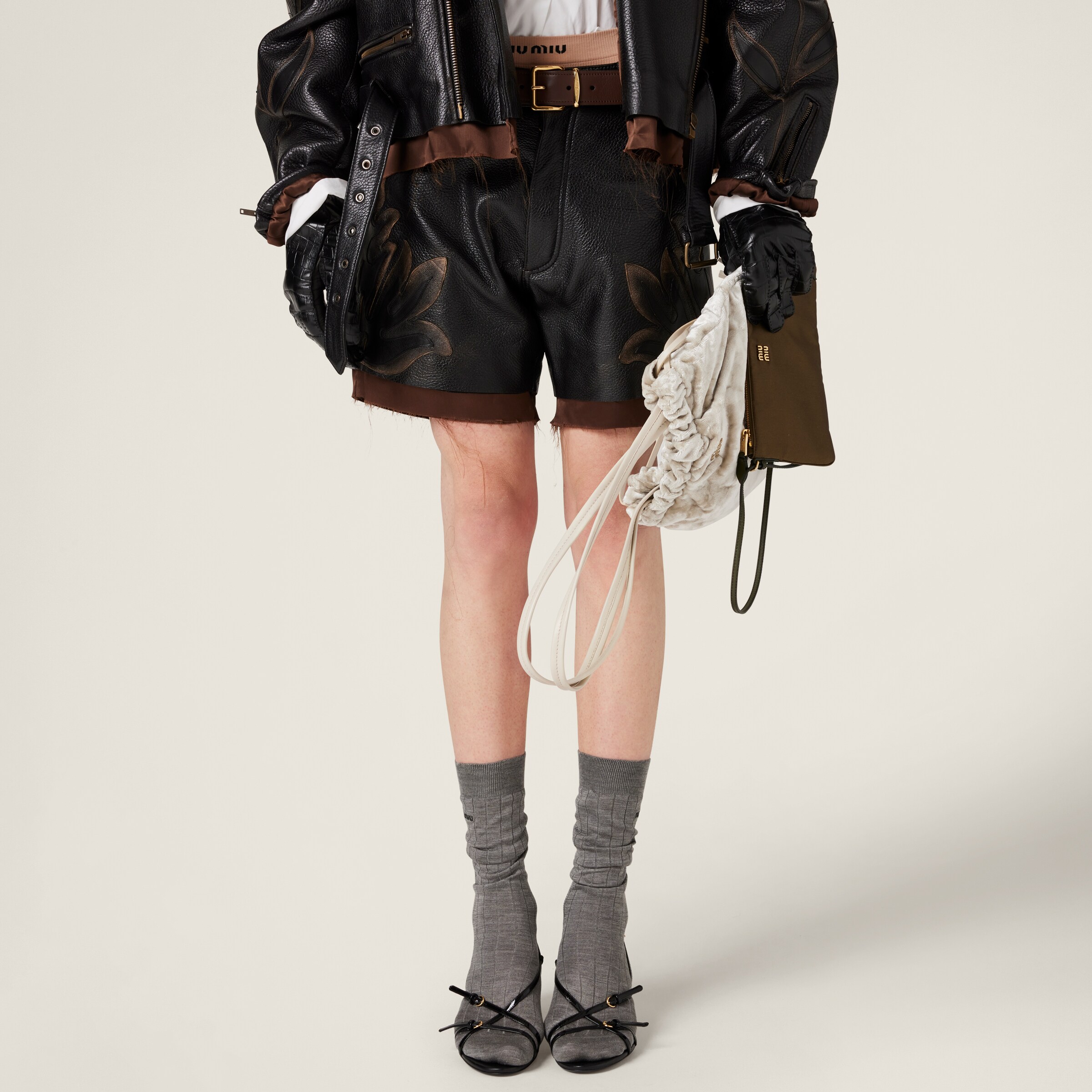 ブラック レザー ショートパンツ | Miu Miu
