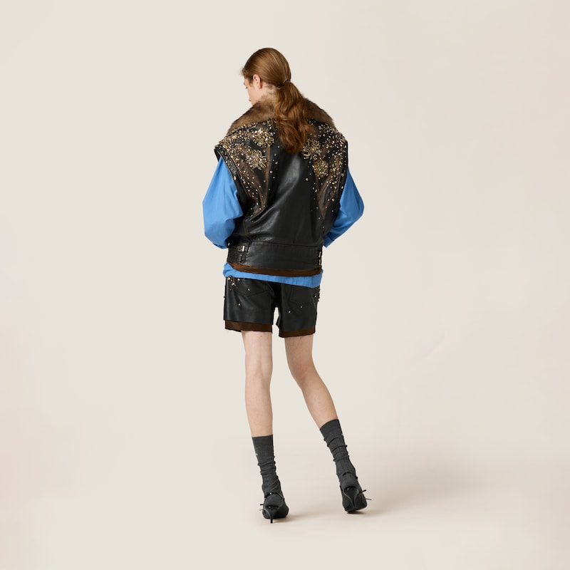 سترة من الجلد