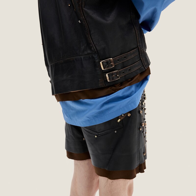 سترة من الجلد