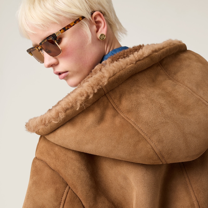 羊羔绒连帽夹克