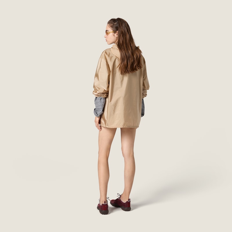 Technical fabric windbreaker
