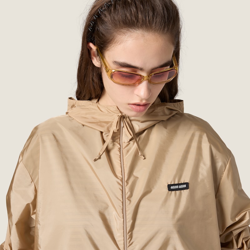 Technical fabric windbreaker