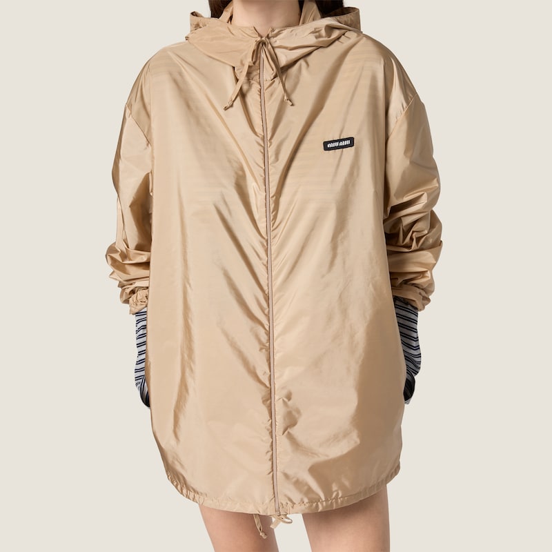 Technical fabric windbreaker